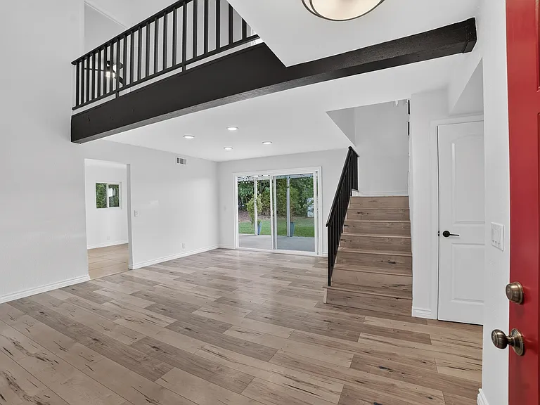655 W Ontario Ave — Photo 18