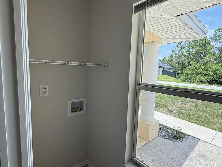 5315 Belrose St — Photo 12