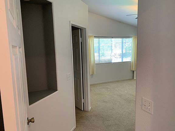 Master BR / Walk in closet