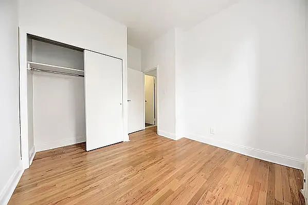 Rented by Buchbinder & Warren | media 6