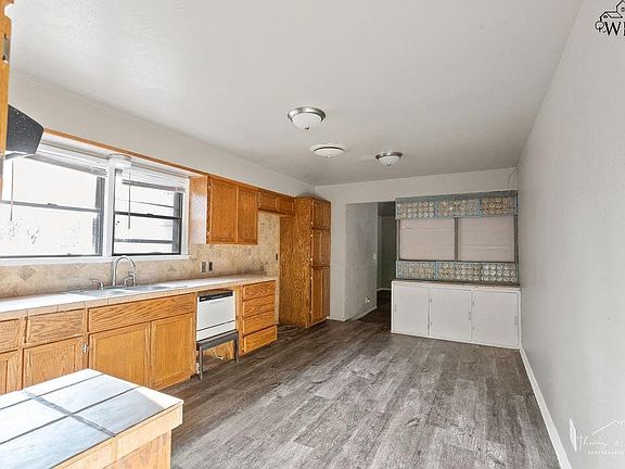 5th image of 109 S Preston Rd