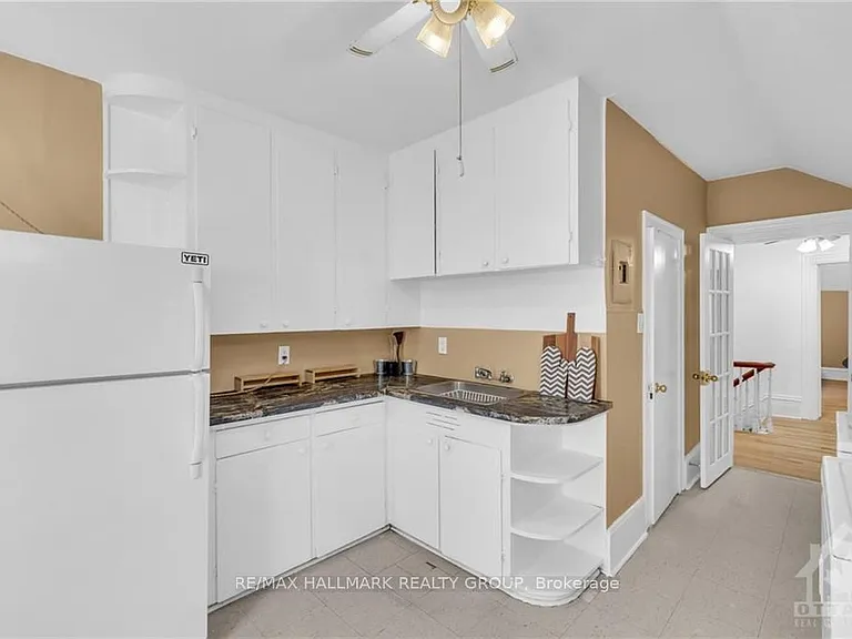 15 Elmsley St N — Photo 14