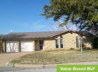 1109 Manning Rd, Fort Worth, TX 76126