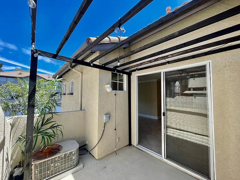 26 Sagebrush — Photo 19