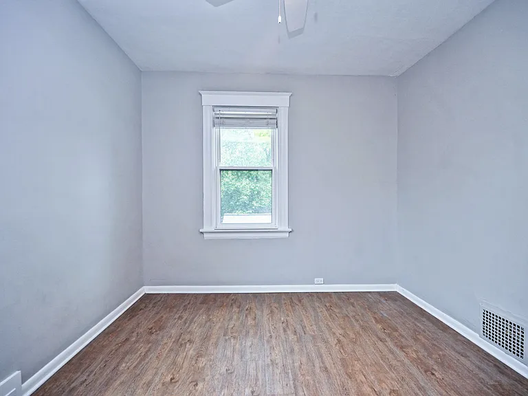 2709 Griffiths Ave — Photo 29