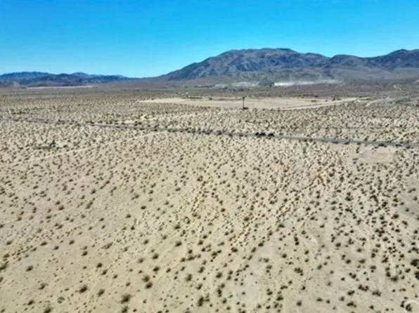 29 Palm Dr, Twentynine Palms, CA 92277