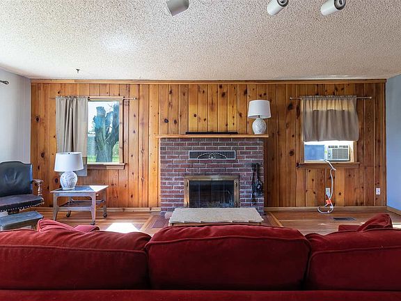 5th image of 9905 E Garland Ave