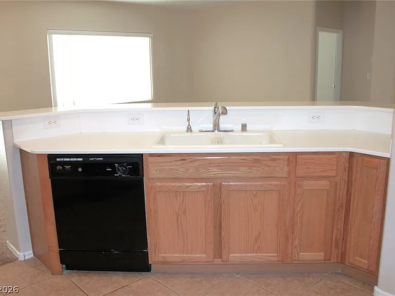 2212 Sawtooth Mountain Dr — Photo 13