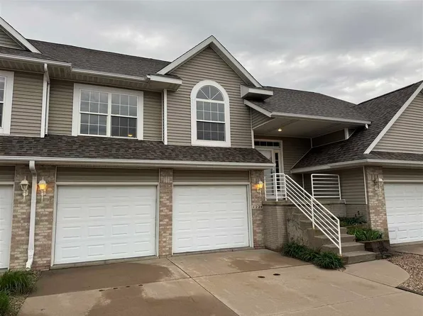 1224 Litchfield Dr #B, Hiawatha, IA 52233
