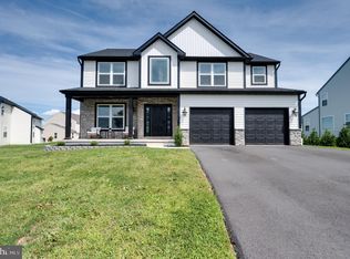 1025 River Crest Dr, Reading, PA 19605