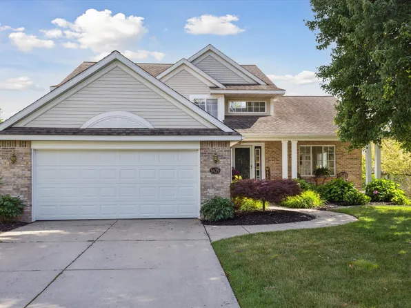 5439 E Heathwood Dr SE, Kentwood, MI 49512