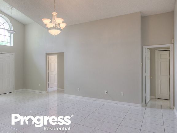 3rd image of 1927 Torrey Dr