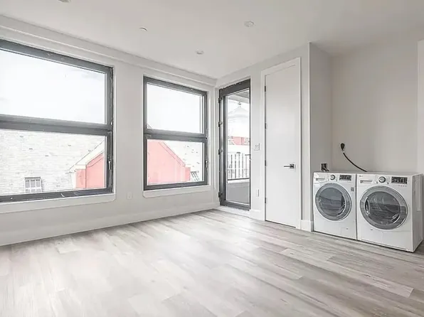 288 Willoughby Avenue image 1 of 7