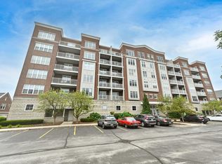 3930 S Lake Dr APT 102, Saint Francis, WI