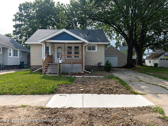 3rd image of 1105 Comfort St