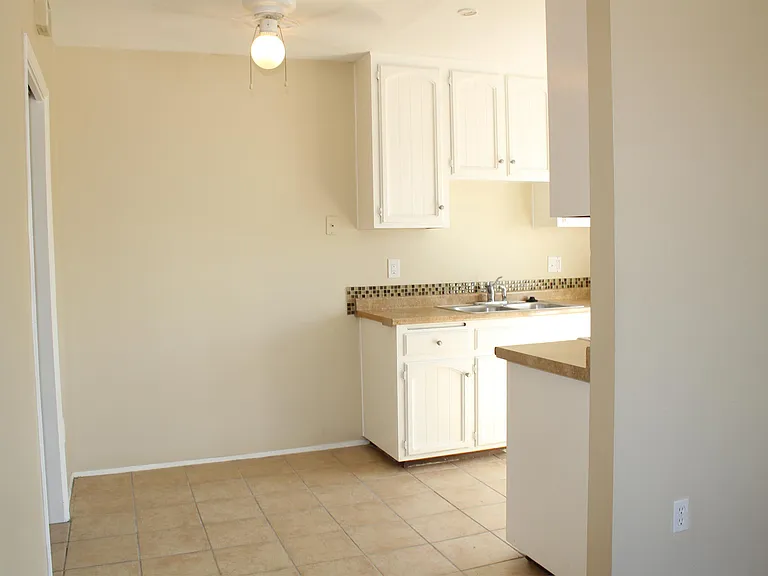 4137 Chamoune Ave #D — Photo 5