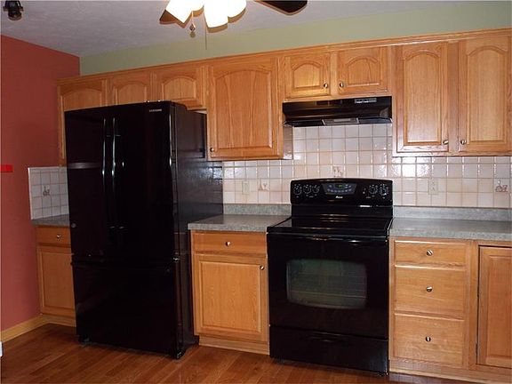 5th image of 422 Linda Ln