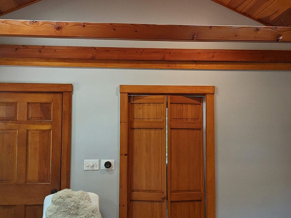 Bedroom suite