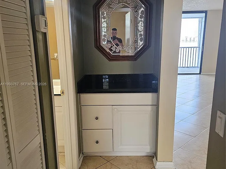 114 Lake Emerald Dr #409 — Photo 8