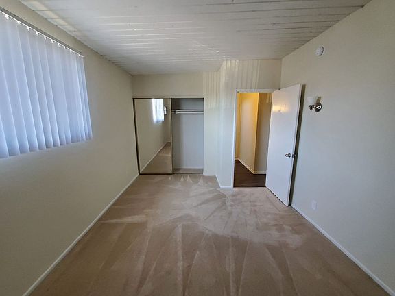 4th image of 14430 Magnolia Blvd APT 17