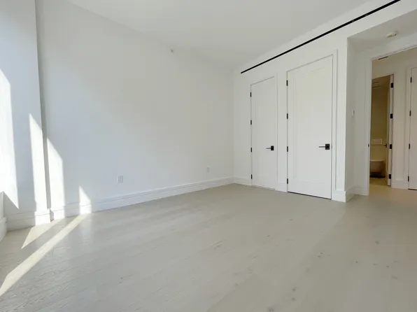 165 Lexington Avenue image 7 of 13