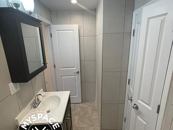 4th image of 641 Saint Marks Ave #4A