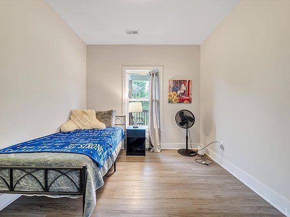 5th image of 3041 Fulton St
