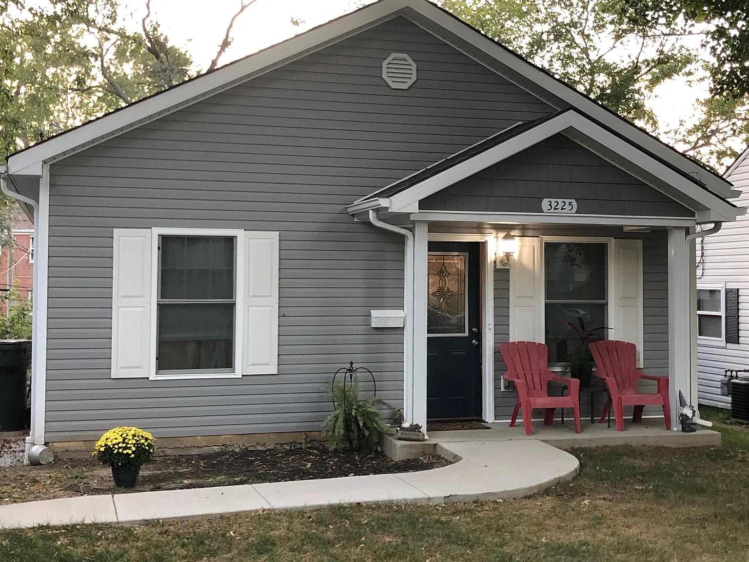2 bed, 1050 sqft, $1,750 — Photo 1