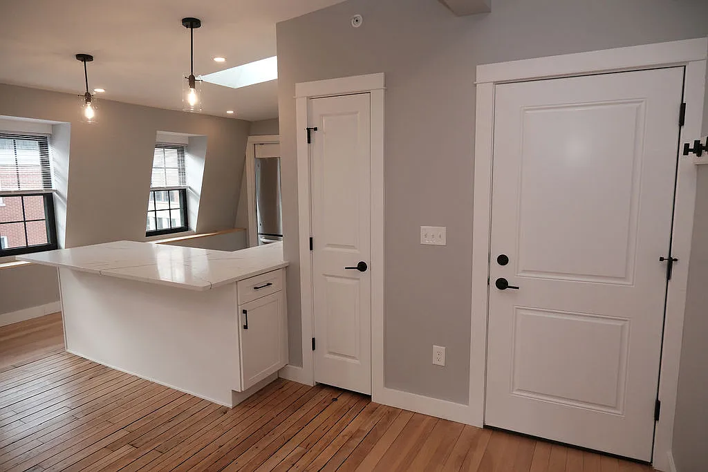2 bed, 1100 sqft, $3,325 — Photo 4