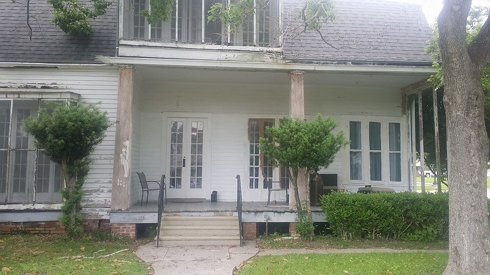 1st image of 1702 Main St