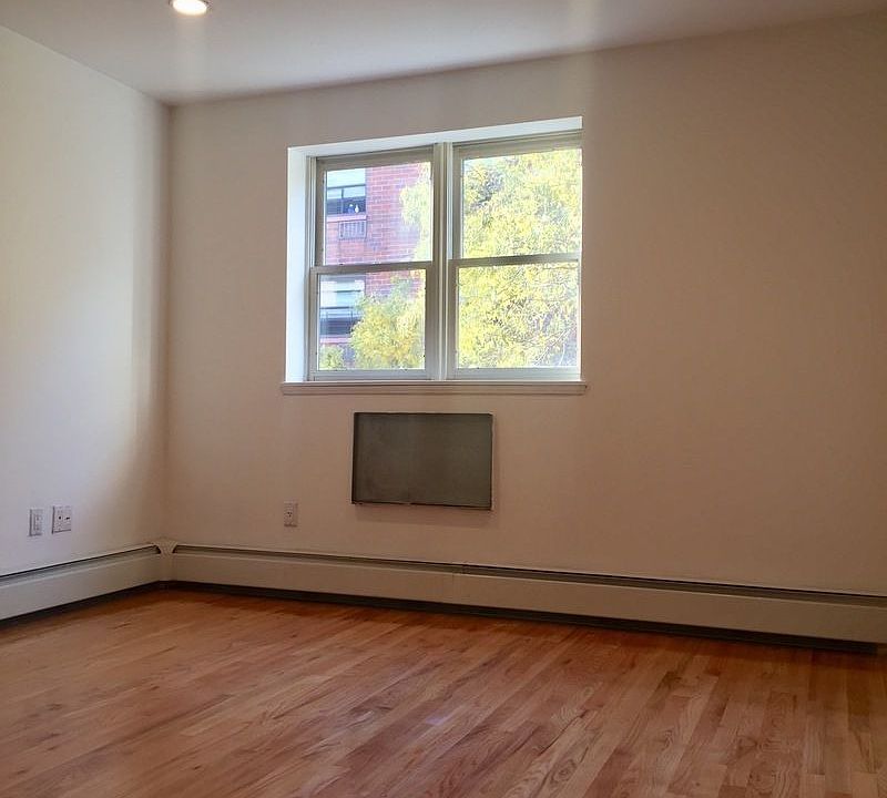 2nd image of 190 Elizabeth St APT 4F