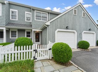 7 Brittany Ln, Westhampton Beach, NY 11978