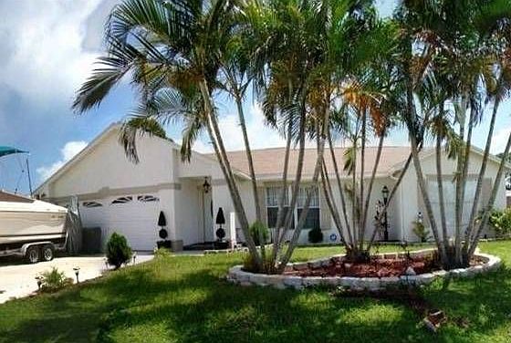 2nd image of 2471 SE Robin Cir