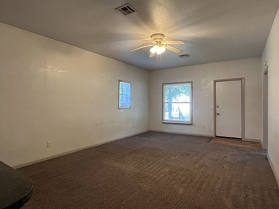 3rd image of 202 S Lowry St