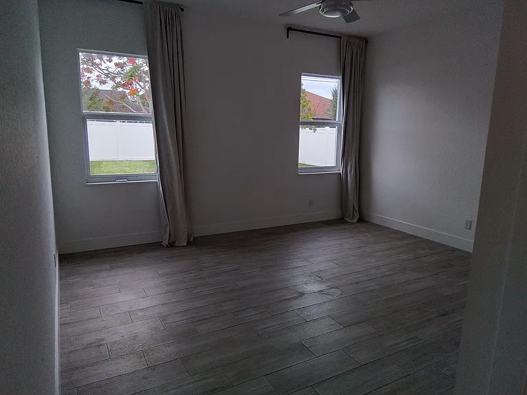 1258 SW Santiago Ave — Photo 11