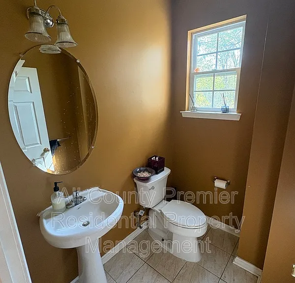 74 Oxford Ct — Photo 10