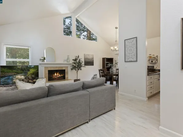 8121 Camelback Pl, Pleasant Hill, CA 94523