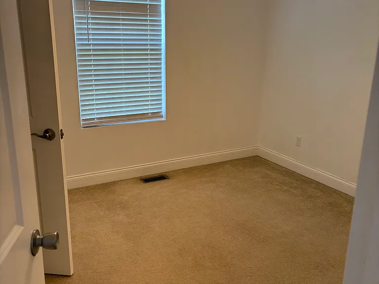 2708 Hackman St — Photo 6