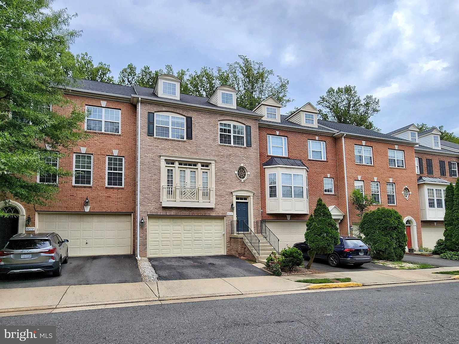 3 bed, 3.5 bath, 1946 sqft, $3,500 — Photo 2