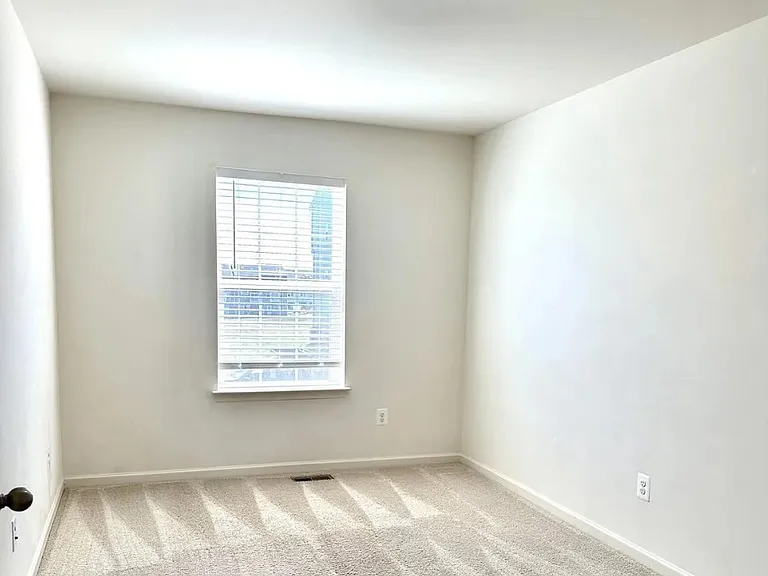 227 Charterhouse St — Photo 4
