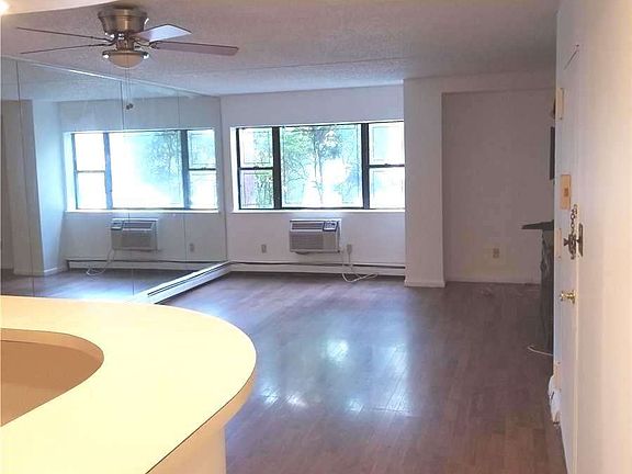 4th image of 7103 Park Ave