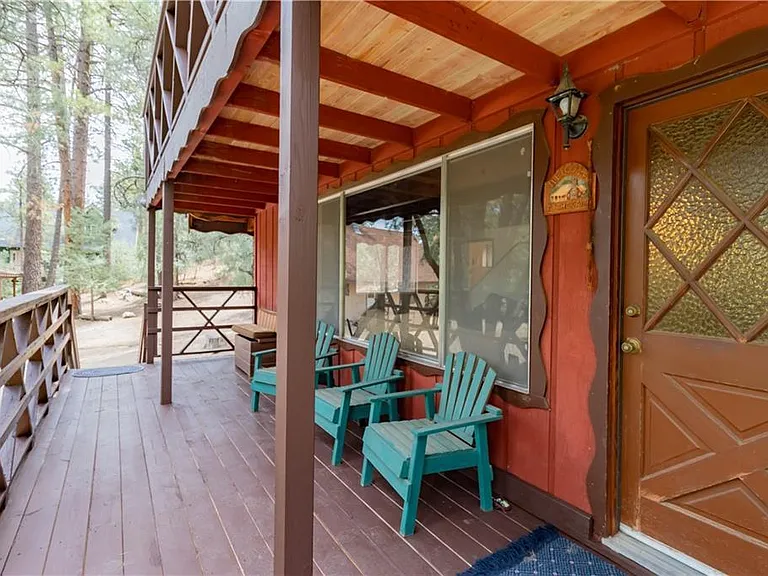 2309 Crestwood Ct — Photo 1