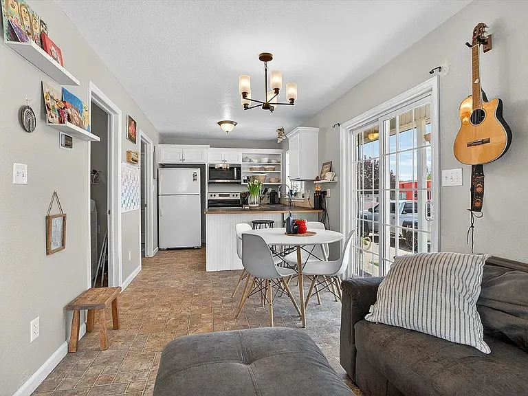5590 Stuart Ave — Photo 4