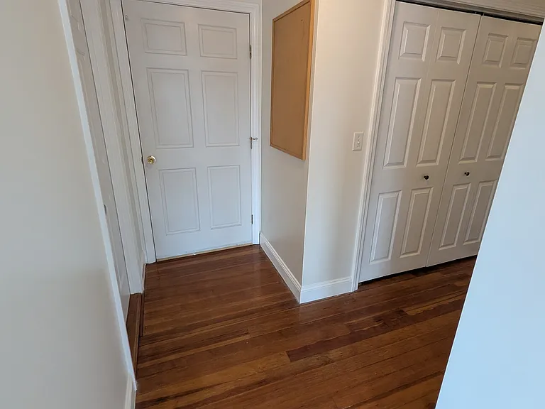 1123 Washington St #3-R — Photo 4