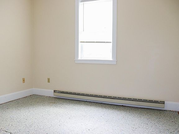 3rd image of 393 Washington St APT 6