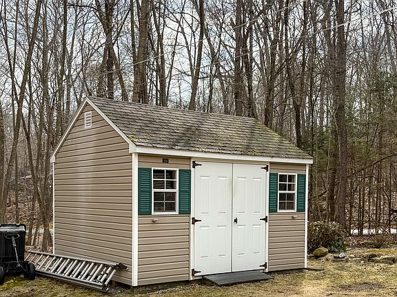 5th image of 29 Whitney Road