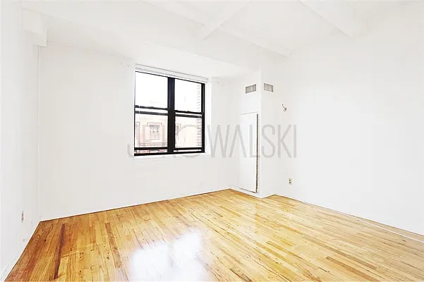 Rented by R New York | media 12