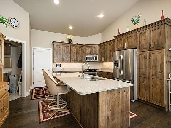 3rd image of 2506 Blue Moon Ct