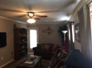 129 Larkspur Dr, Uvalde, TX 78801