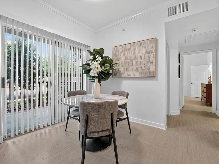 Stetson Apartments — Photo 14